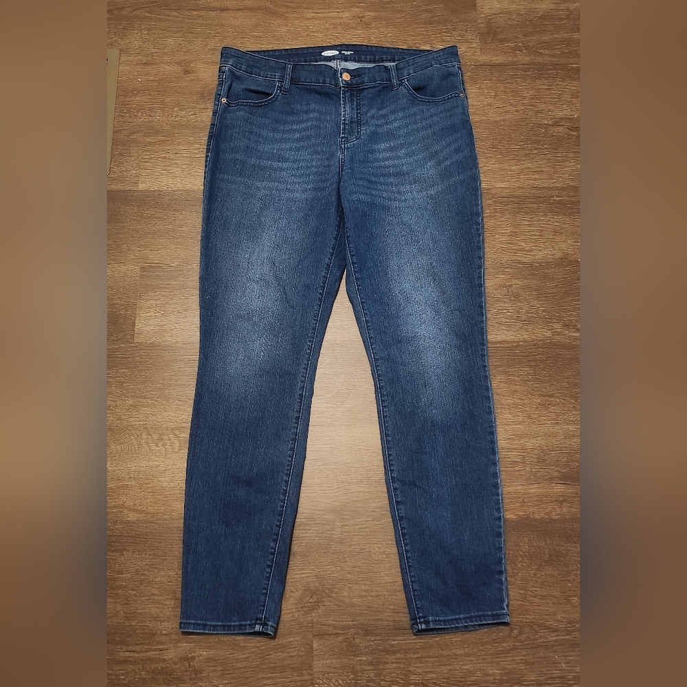 Old Navy Mid Rise Super Skinny Jeans. NWOT. 16T